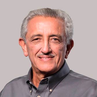 Víctor M. Ayala - Director Electo